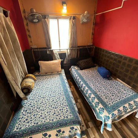 Calcutta Backpackers Homestay -Only For Backpackers & Travellers Exterior foto